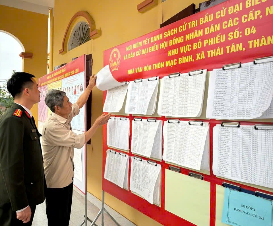 Công an xã Thái Tân vận động chức sắc  tôn giáo, bà con giáo dân tham gia bầu cử